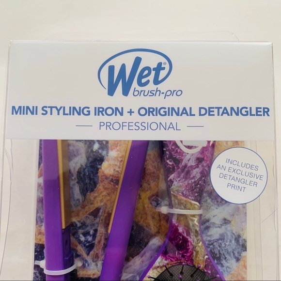 Wet Brush Detangling Brush & Mini Styling Iron - Picture 3 of 6